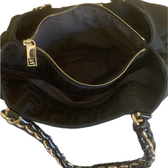 Fendi Zucca Shoulder Bag in excellent condition. - Picture 13 of 17